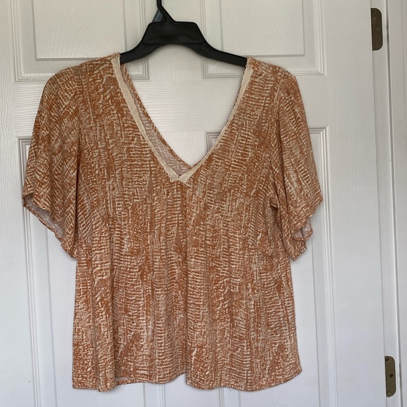 Daytrip Tops - Daytrip Women’s Top Size L